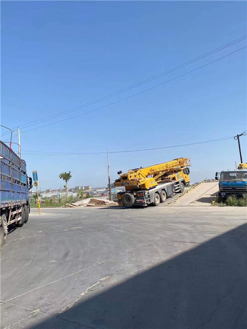 七里河区25吨吊车的租赁价格大概是多少？