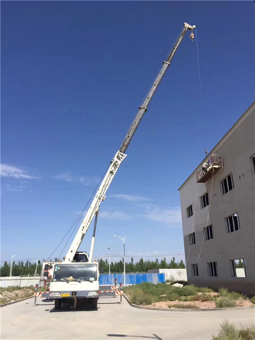 七里河区“轻装强干”—— 吊车的 “轻量化臂架” 技术